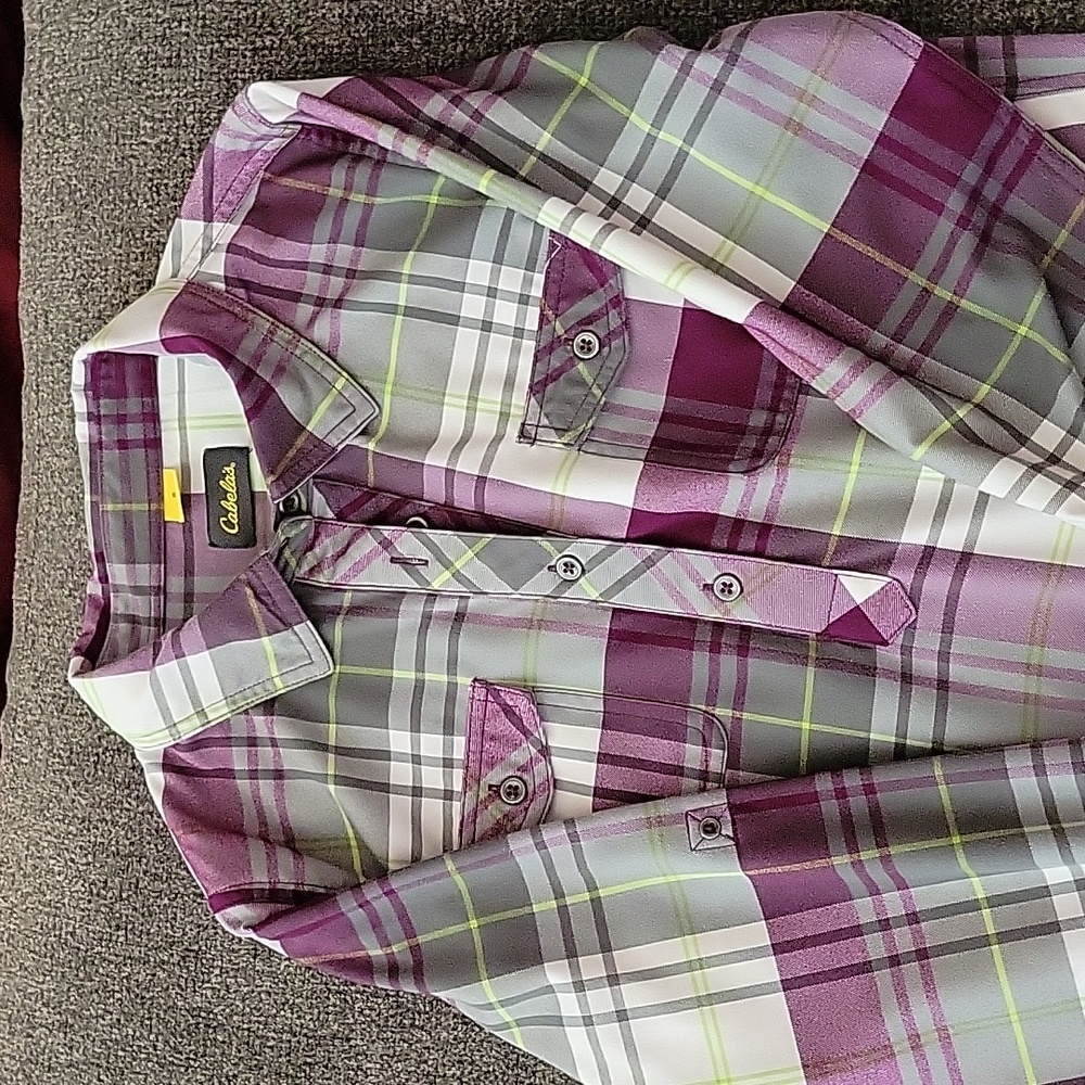 Women's plaid long sleeve Cabellas Activewear shirt